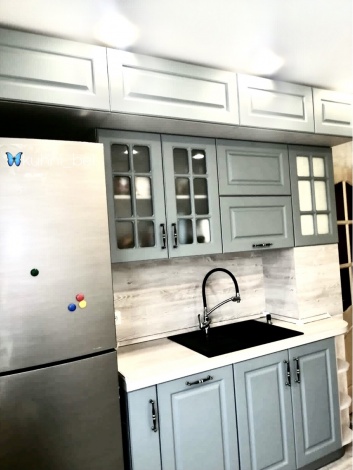 Заказ УТ262. Серо-голубая кухня до потолка в стиле Сканди