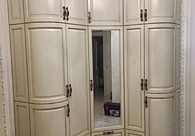 Классический шкаф в коридор из Массива ясеня