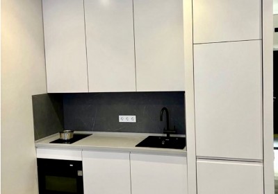 УТ390. Белая кухня с прямыми фасадами Эмаль матовая